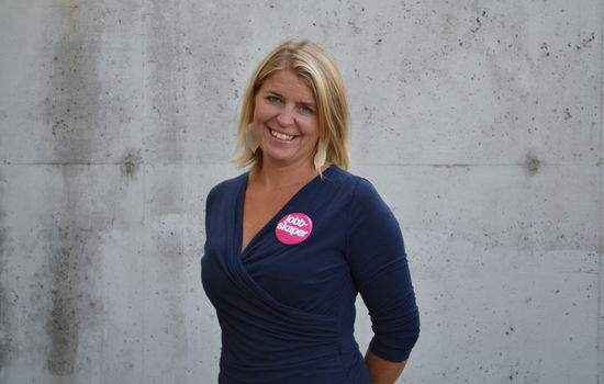 FORNØYD: Fungerende generalsekretær i Strømmestiftelsen, Kristine Storesletten Sødal, er veldig fornøyd med talerne de har fått til CSR-konferansen. FOTO: Strømmestiftelsen