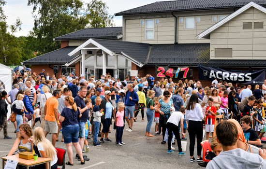 FAMILIEFEST: Alle stevnene som samarbeider om arrangeringen på Stavern folkehøgskole Fredtun er familiefokuserte. Her fra Liv & Vekst i 2016. FOTO: Trond Filberg, Misjonskirken Norge
