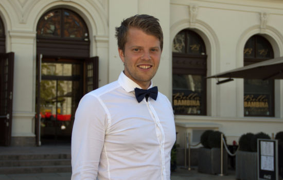 STORE SPØRSMÅL: Filosofi-entusiast og initiativtaker til Filosofiuka, Daniel Joachim Kleiven, tror alle tenker på de store, eksistensielle spørsmålene i blant. FOTO: Ingunn Marie Ruud, KPK