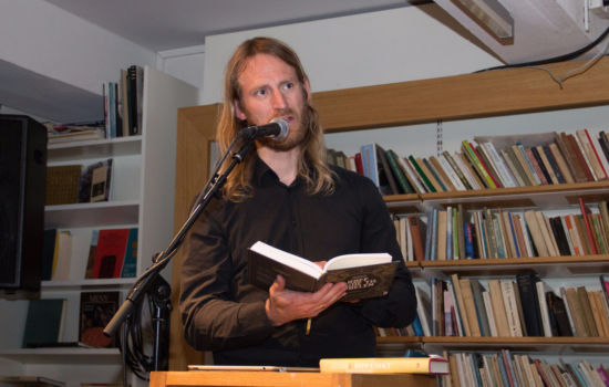 VIKTIG BIBELKUNNSKAP: Forfatter av «Røff guide til Bibelen», Alf Kjetil Walgermo, tror bibelkunnskap særlig er viktig i debatten om kristne verdier som nå pågår. FOTO: Ingunn Marie Ruud, KPK