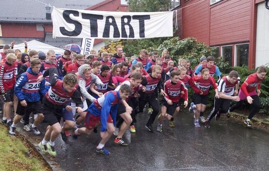 INNBRINGENDE: Totalt ble det i år samlet inn 956.000 kroner medregnet kollekt, kafé og basar til inntekt for prosjektet. Foto: Framnes KVGS