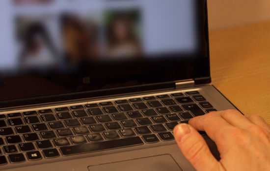 Tar pornopraten med 1200 unge på nyttårsfestival