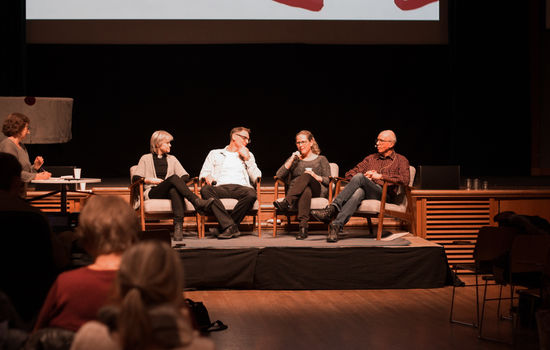 MISJON FORTSATT AKTUELT: (f.v.) Anne-May Grasaas, Knut Hallen, Anne Mari Schiager Topland og Tore Laugerud var enige om at misjon slettes ikke har gått ut på dato under panelsamtalen arrangert av Storsalen, Kraftverket og Areopagos. FOTO: Ingunn Marie Ruud, KPK