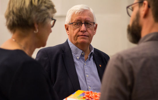 IKKE GODT NOK: På sitt siste kirkemøte som direktør for Kirkerådet innræmmer Jens-Petter Johnsen at kirken ikke har gjort en god nok jobb med integrering og oppfølging av migrantmenigheter. FOTO: Ingunn Marie Ruud, KPK