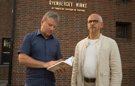SAVNER ENGASJEMENT: Vebjørn Selbekk og Rolf Kjøde er uenige om hvor konkret kirkens innblanding i politikk kan være, men er enige om at det snakkes for lite om abortloven i kirkelige sammenhenger og blant kristne generelt. FOTO: Ingunn Marie Ruud, KPK
