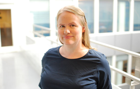 ADVARER: Direktør i KAs arbeidsgiveravdeling, Ingrid B. Tenfjord, opplever ofte at kirkelige virksomheter forsøkes svindlet av såkalte kataloghaier. FOTO: KA