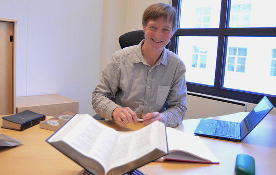 VIKTIG: – Kunnskap om Bibelen er viktig for å forstå samfunnet vårt, sier Bibelselskapets nye generalsekretær, Paul Erik Wirgenes. Foto: Stein Gudvangen, KPK.