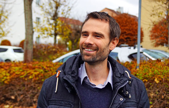 GLEDER SEG: Øyvind Raen fortel at han vert inspirert og gleder seg til oppgåvene som styreleiar for NMS Gjenbruk. FOTO: Eivind Haugli, NMS