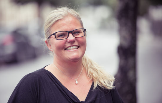 DRAMATISK UTVIKLING: NLA-forsker Cathrine Borgen ser at det har vært en dramatisk utvikling i etikkundervisningen for økonomistudenter siden finanskrisen, men mener undervisningen fortsatt er for teoritung. FOTO: NLA
