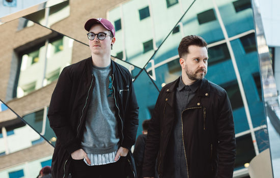 DANSBAR LOVSANG: DJ og remikser Tore Tuen (t.v) har laget EDM-versjoner av noen av lovsangene til David André Østby. De tror prosjektet vil berike lovsangs-Norge. Pressefoto: Øyvind Ganesh Eknes