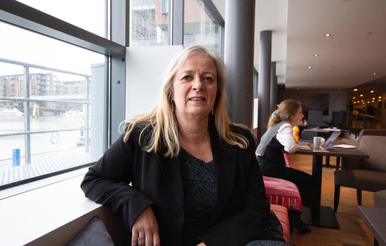 FRUSTRERT: Kari Karstensen er frustrert over hvor lite vilje det er i Kirkemøtet til endring og effektivisering av kirken. Nå vil hun heller bruke tid i lokalmenigheten. FOTO: Ingunn Marie Ruud, KPK