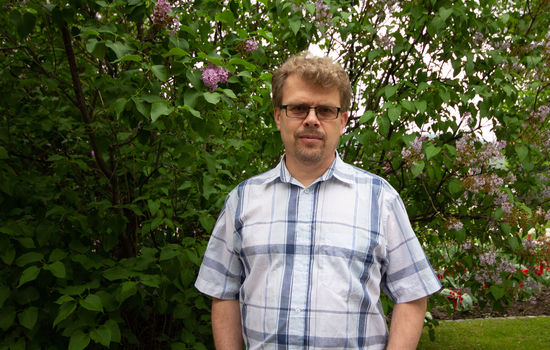 GRØNN KIRKE: Seniorrådgiver i seksjon for diakoni og samfunn i Kirkerådet, Per Ivar Våje, håper konferansen kan motivere og inspirere menigheter til gode klima- og miljøtiltak. FOTO: Ingunn Marie Ruud, KPK