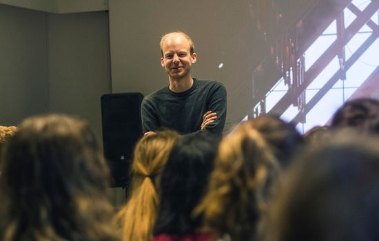 FRUSTRERT: Rektor ved Normisjon-skulen Gå Ut Senteret, Ørjan Tinnen, meiner Utdanningsdirektoratet ikkje forstår kor stort behovet for bibelkunnskap er i kristne yrker. FOTO: Gå Ut Senteret