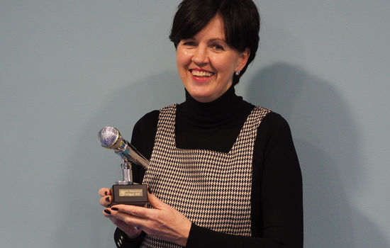 HEIDER: Redaktør og dagleg leiar i Radio Øst – Østfoldradioen, Sølvi Olimb, er tildelt Kristent Radioforums heiderspris 2019. FOTO: Kristent Radioforum