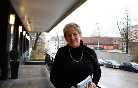 ETTERKOMMER: Britiske Lyn Julius er etterkommer av jødiske flyktninger fra Irak og kjemper for at deres historie og skjebne skal bli hørt og anerkjent gjennom organisasjonen Harif og boken Fordrivelsen. FOTO: Ingunn Marie Ruud, KPK