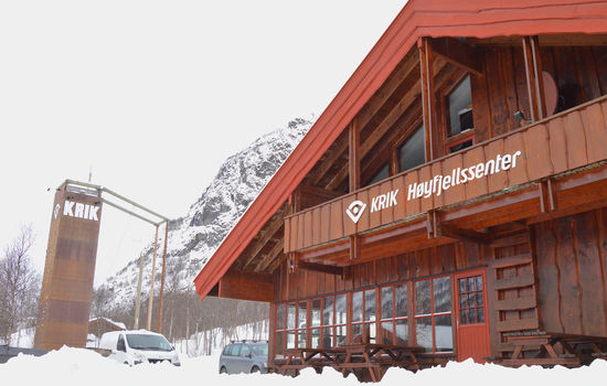 MOTSTAND: Livsløpsutvalet i Hemsedal kommune har gjort eit einstemmig vedtak der det står at «Vi stiller oss ikkje bak Høyfjellssenteret sitt syn på homofili og sambuarskap.» Foto: Stein Gudvangen, KPK.