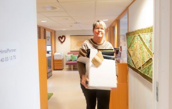SLUTT: Heidi Westborg Steel har pakket de siste eskene på kontoret etter ti år som generalsekretær for HimalPartner. Foto: Alice Tegle, KPK